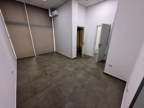 Rent, office space, 130m², Blok 9, Podgorica - image 9