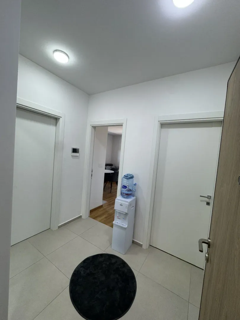 Izdavanje, dvosoban stan, 66m², Stari Aerodrom, Podgorica