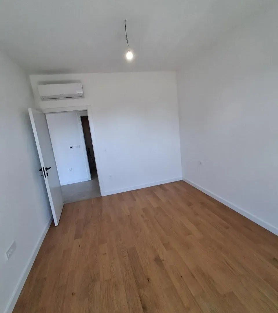 Prodaja, dvosoban stan, 82m², Centar, Bar