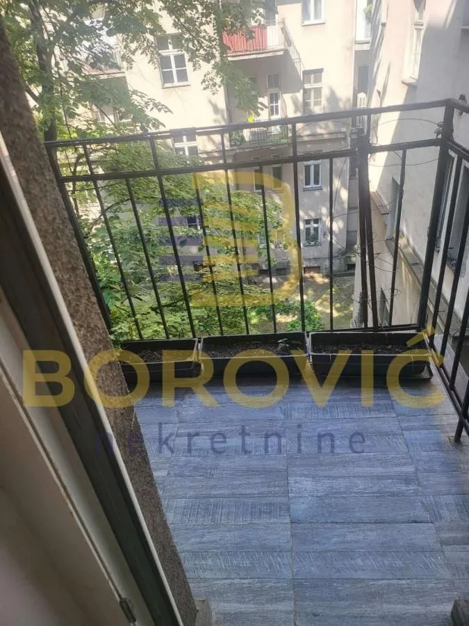 Izdavanje, četvorosoban stan, 100m², Savski Venac, Beograd