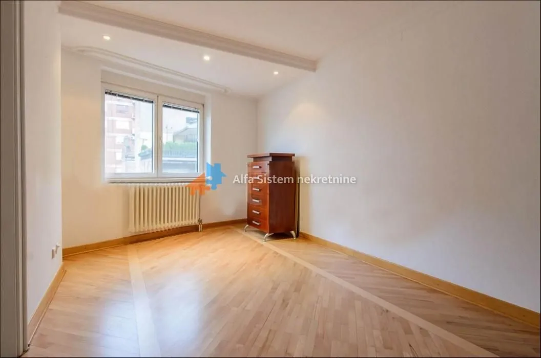 Rent, office space, 147m², Kalenić Pijaca, Vračar Sve Podlokacije