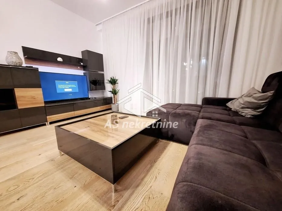 Izdavanje, dvosoban stan, 54m², Savski Venac, Beograd