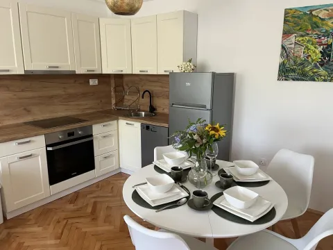 Rent, two bedroom apartment, 68m², Gornja Lastva, Tivat - image 18