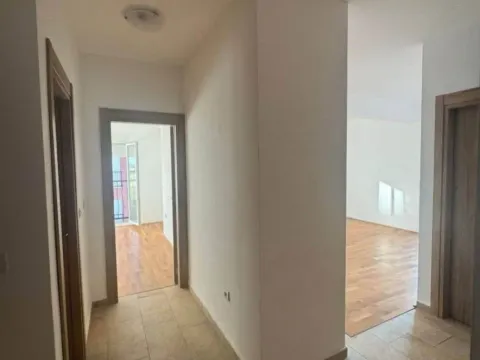 Izdavanje, dvosoban stan, 62m², Stari Aerodrom, Podgorica - image 2