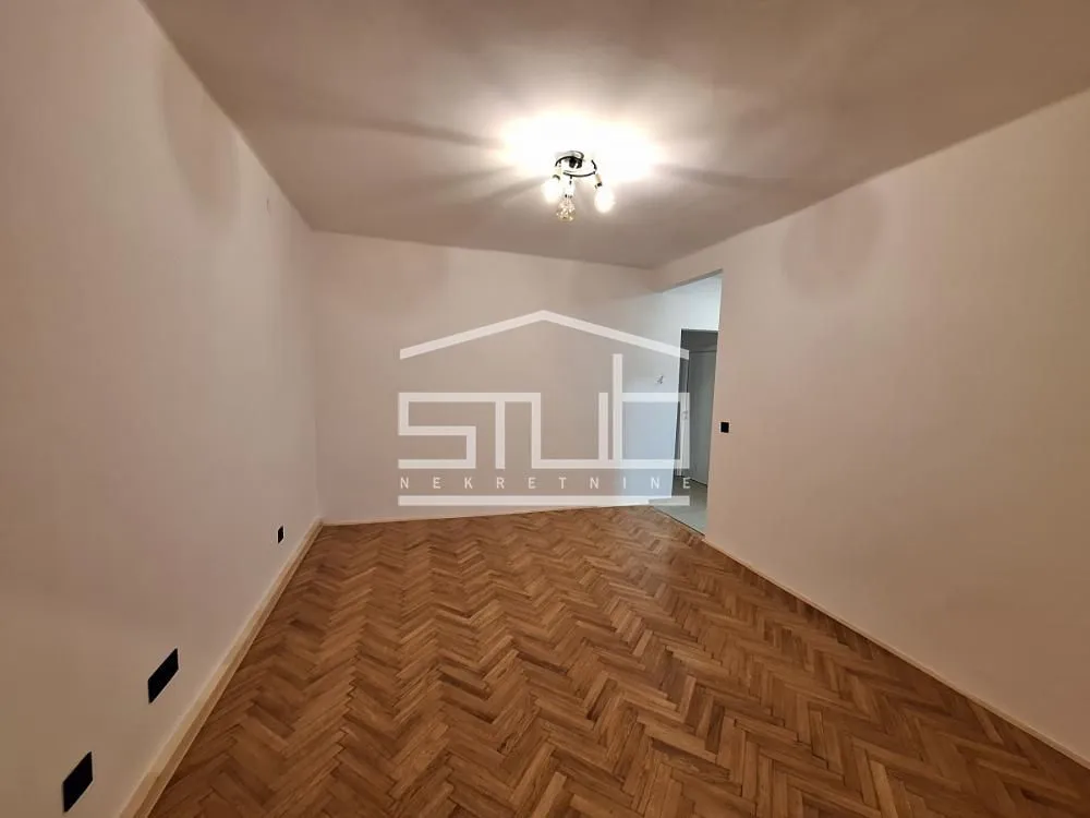 Izdavanje, trosoban stan, 70m², Savski Venac, Beograd