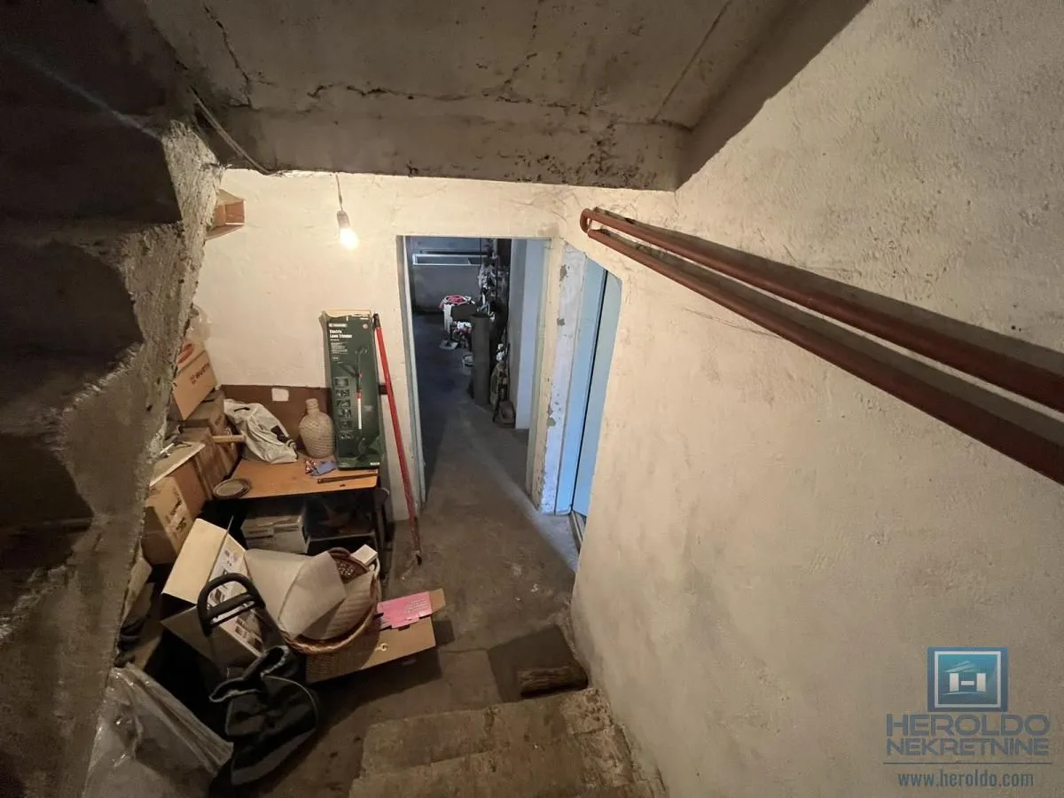 Prodaja, kuća, 353m², Budžino brdo, Jagodina