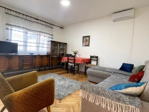 Rent, house, 100m², Zagorič, Podgorica - image 1