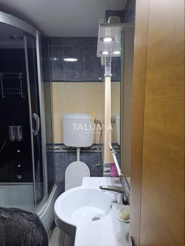 Rent, one bedroom apartment, 63m², Blok 6, Podgorica