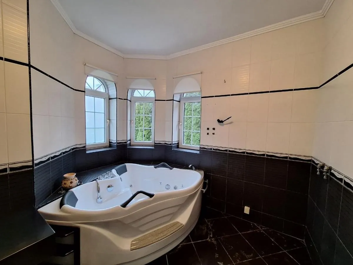 Sale, house, 338m², Tatarsko brdo, Petrovaradin