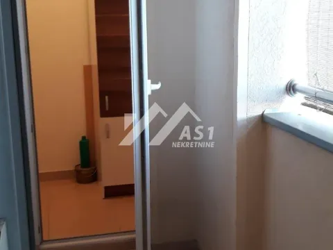 Izdavanje, trosoban stan, 58m², Centar, Novi Sad - image 7