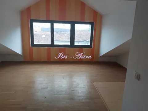 Sale, four bedroom apartment, 202m², Savski Venac, Beograd - image 12