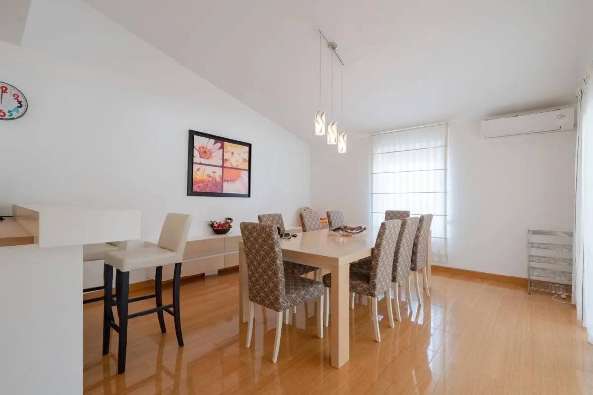 Sale, three bedroom apartment, 222m², Budva, Crna Gora