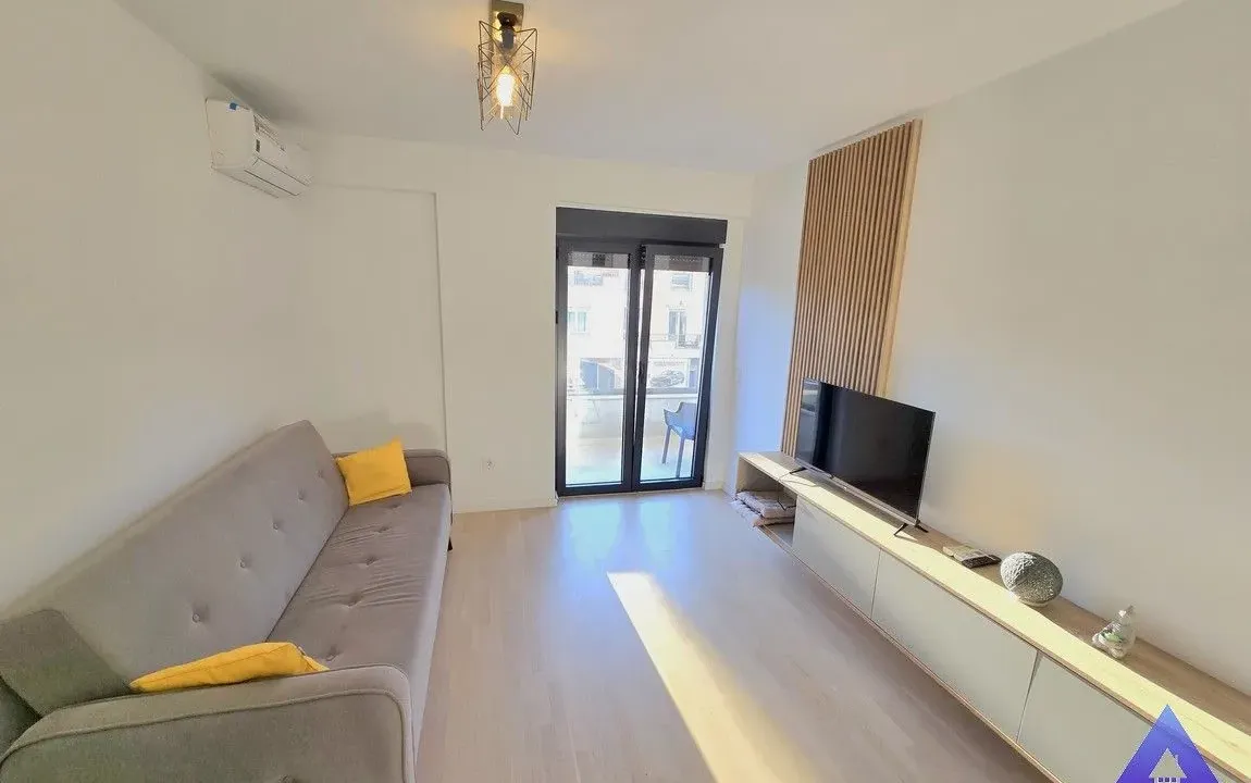 Rent, one bedroom apartment, 45m², Podkošljun, Budva