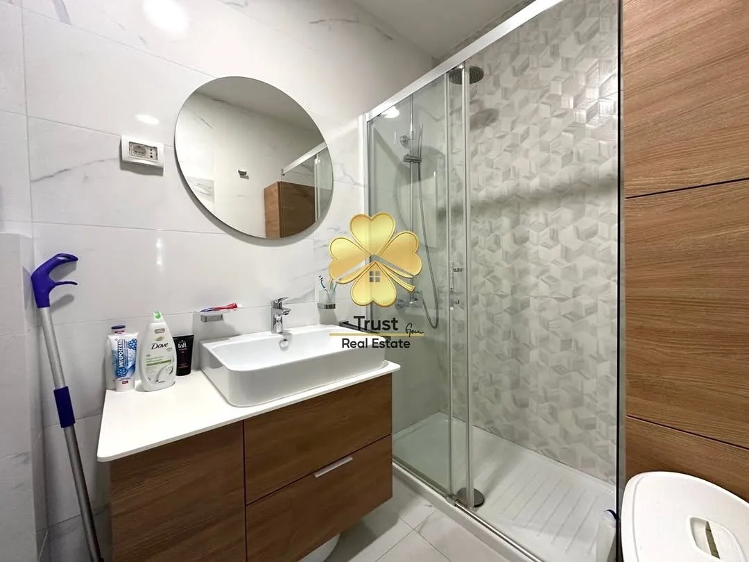 Izdavanje, dvosoban stan, 69m², Central Point, Podgorica