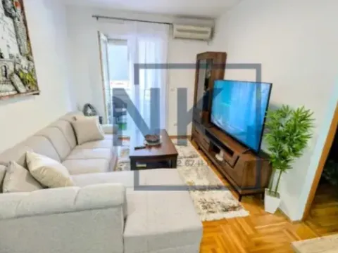 Izdavanje, jednosoban stan, 36m², Stari Aerodrom, Podgorica