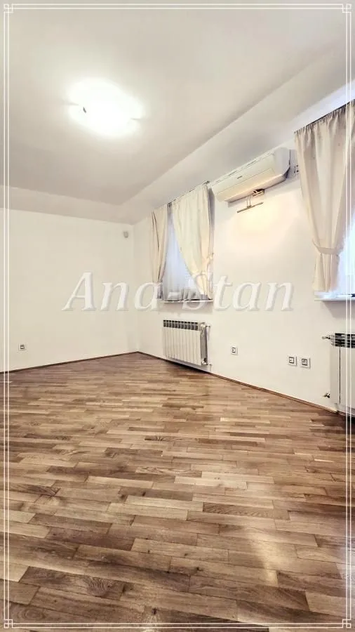 Rent, house, 290m², Voždovac Sve Podlokacije, Beograd