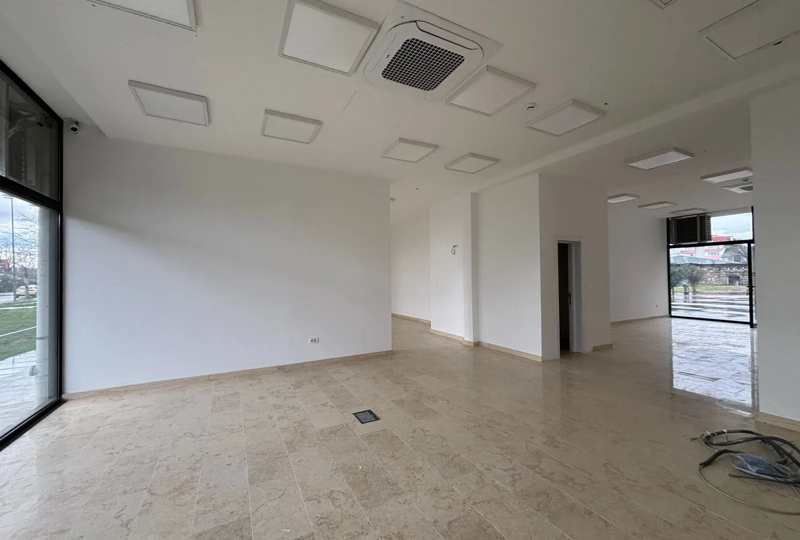 Rent, office space, 123m², Pobrežje, Podgorica
