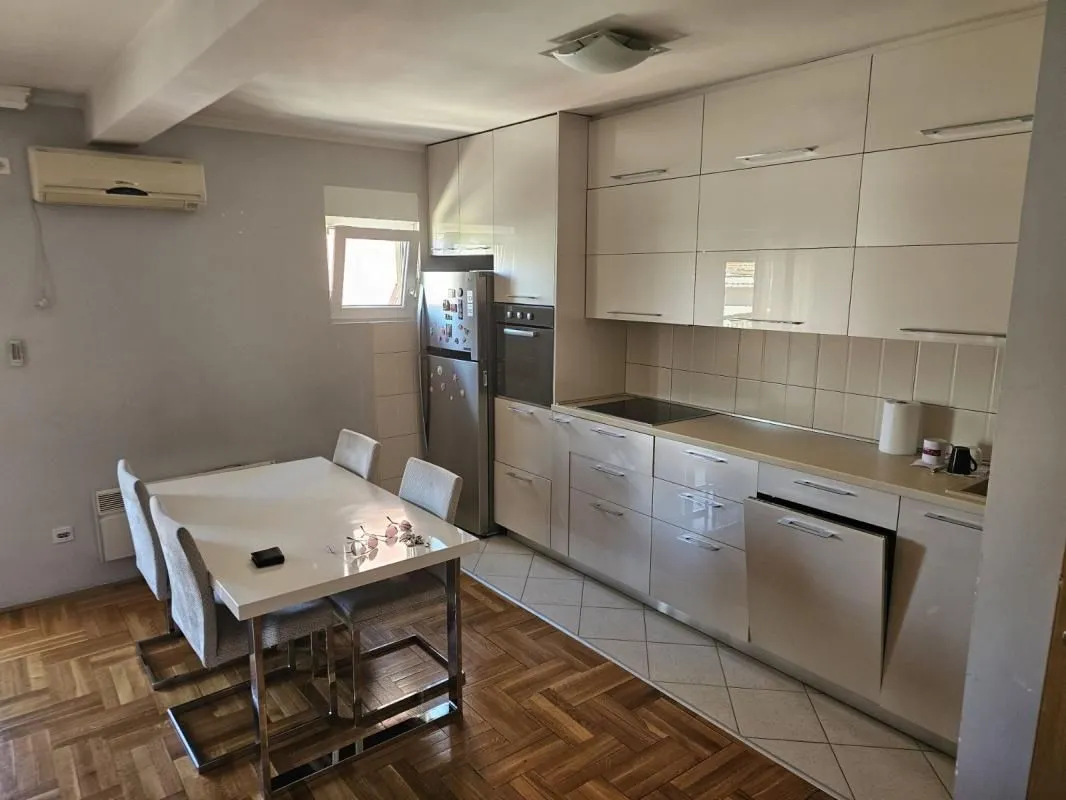 Prodaja, dvosoban stan, 76m², Zagorič, Podgorica