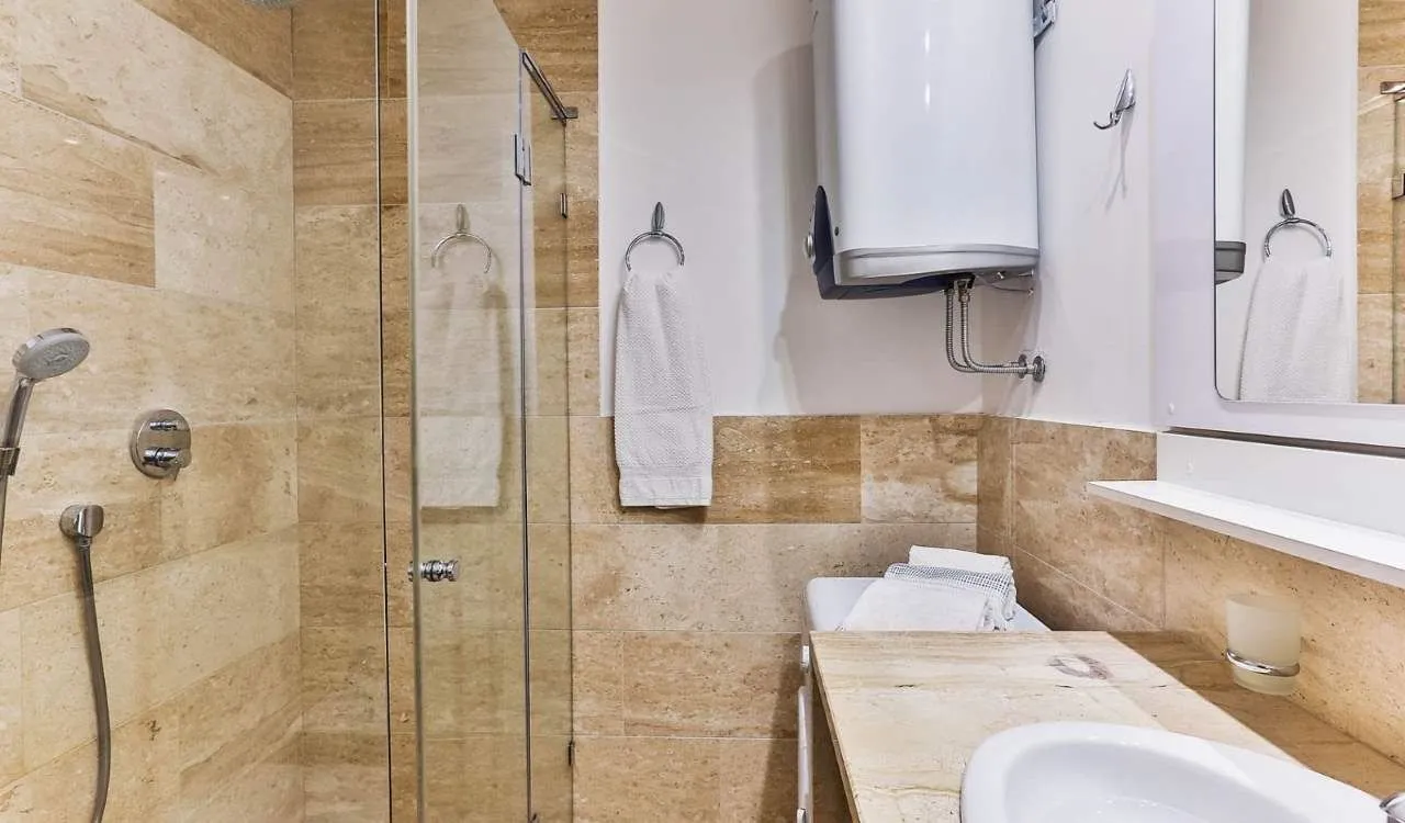 Prodaja, dvosoban stan, 85m², Rozino, Budva
