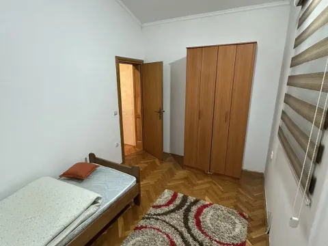 Izdavanje, kuća, 170m², Gornja Gorica, Podgorica - image 10