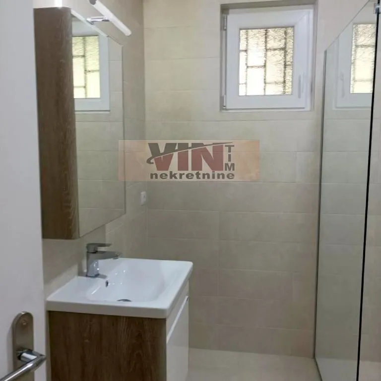 Sale, three bedroom apartment, 69m², Kalenić Pijaca, Vračar Sve Podlokacije