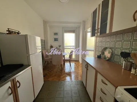 Rent, three bedroom apartment, 66m², Kalenić Pijaca, Vračar Sve Podlokacije - image 8