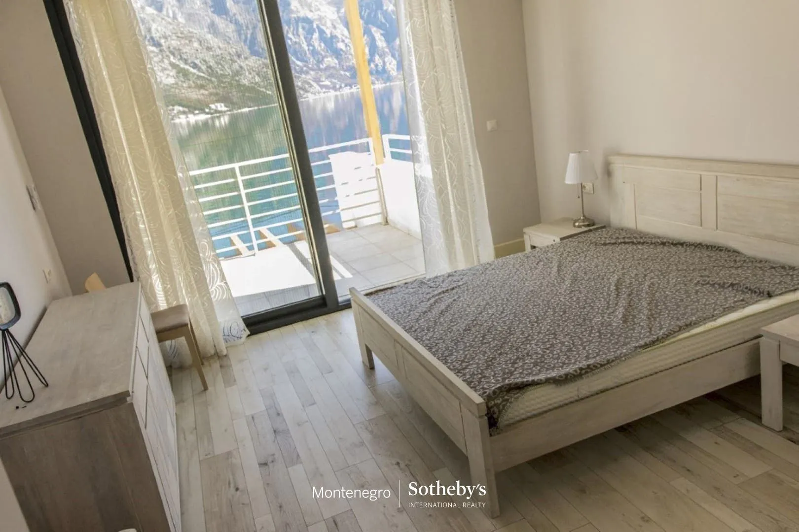 Sale, house, 326m², Stoliv, Kotor