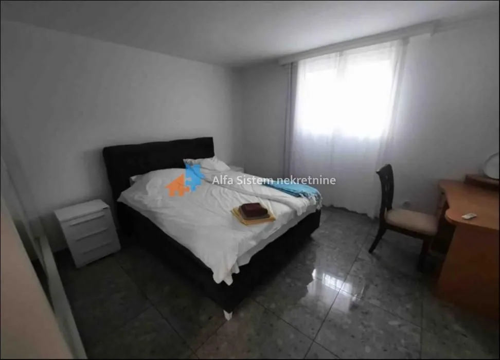 Izdavanje, trosoban stan, 70m², Kosančićev Venac, Beograd