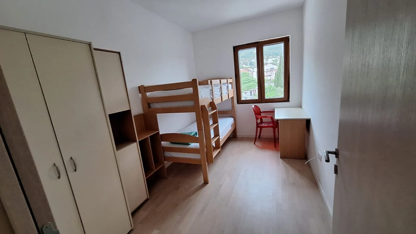 Prodaja, trosoban stan, 220m², Tivat, Crna Gora