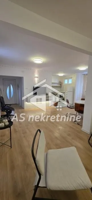 Izdavanje, stan, 55m², Savski Venac, Beograd