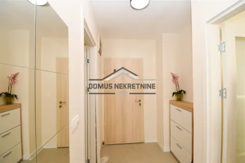 Izdavanje, jednosoban stan, 42m², Pobrežje, Podgorica - image 9