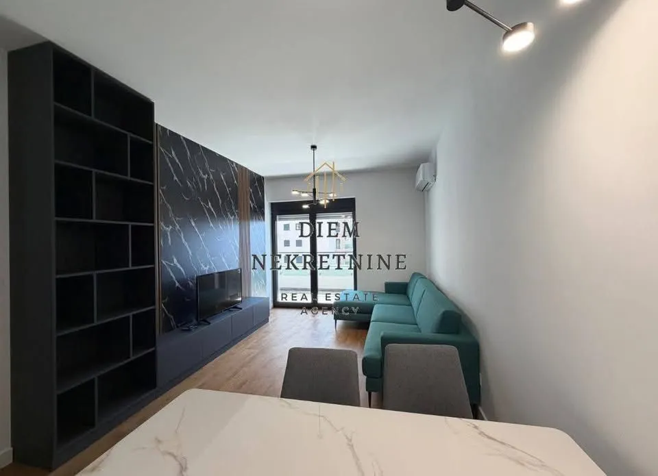 Rent, one bedroom apartment, 53m², Centar, Bar