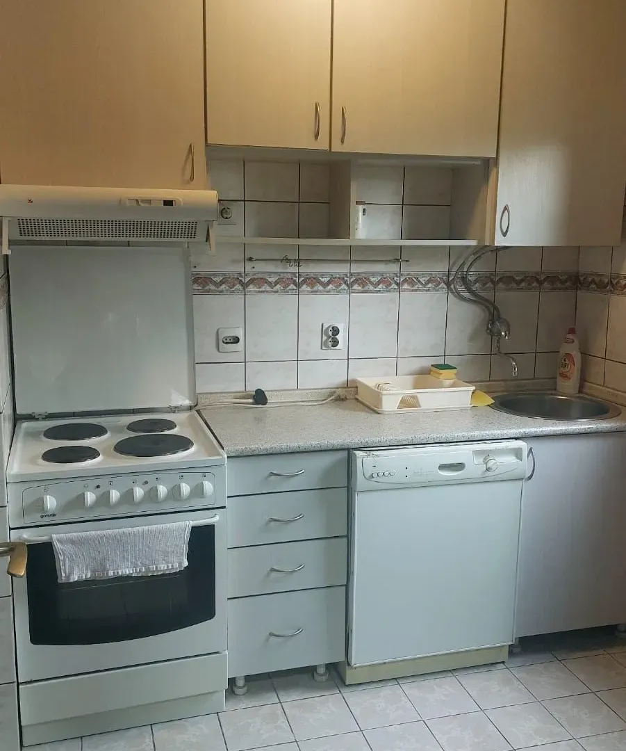 Izdavanje, jednosoban stan, 50m², Blok 5, Podgorica