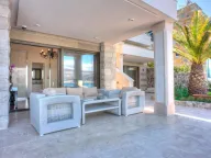 Rent, house, 300m², Krašići, Tivat - image 6