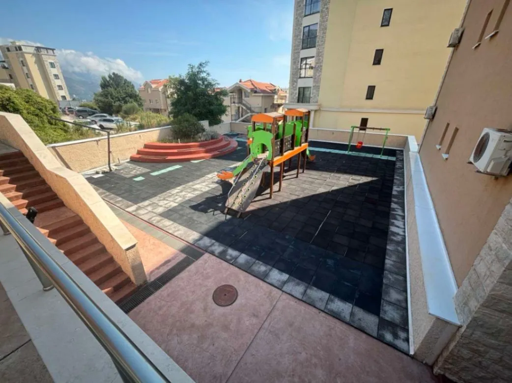 Prodaja, dvosoban stan, 68m², Bečići, Budva