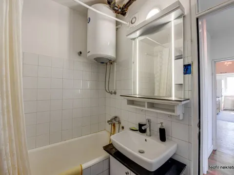 Prodaja, dvosoban stan, 78m², Zemun Kej, Zemun Sve Podlokacije - image 13