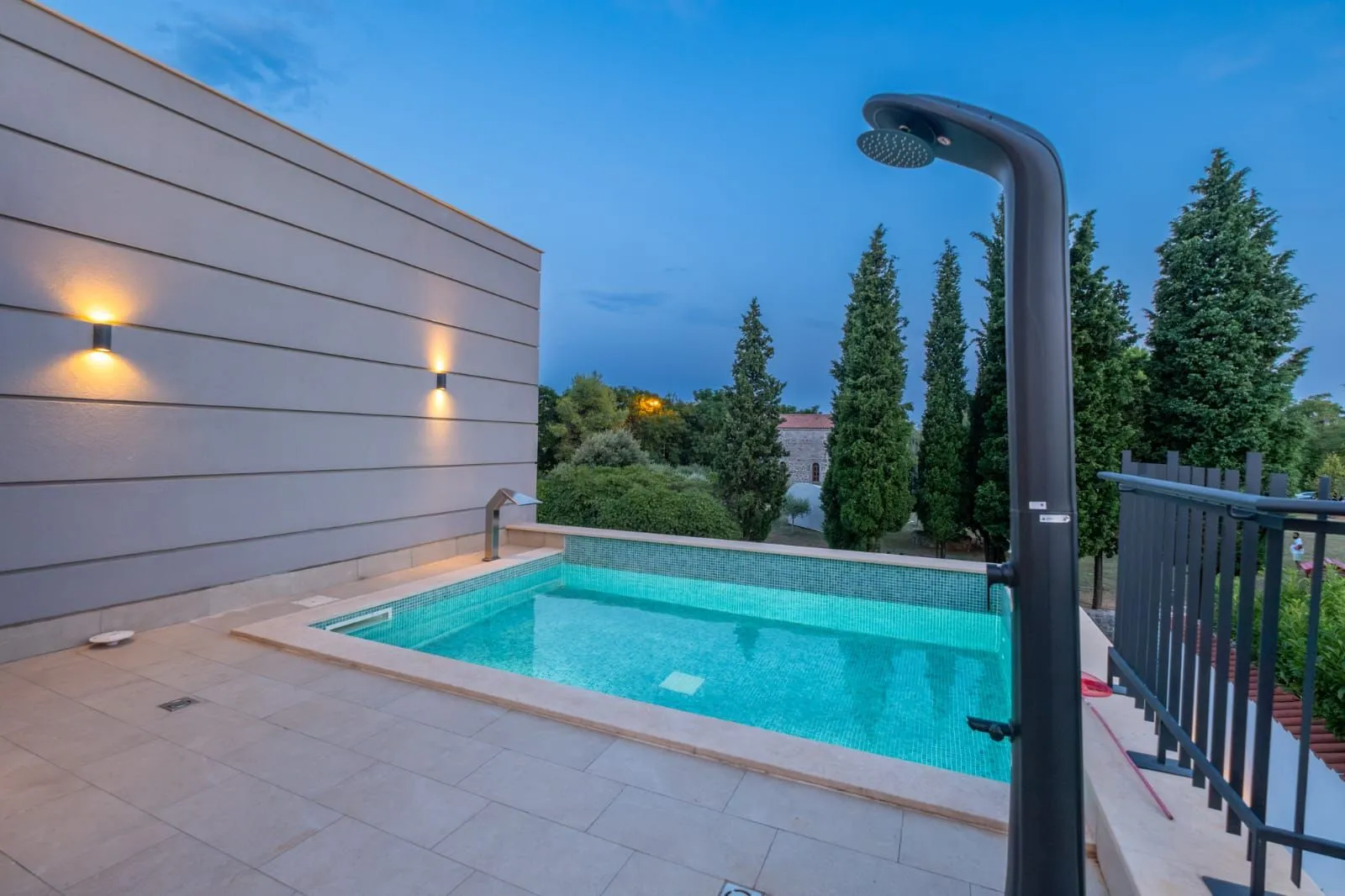 Rent, house, 180m², Gornja Gorica, Podgorica
