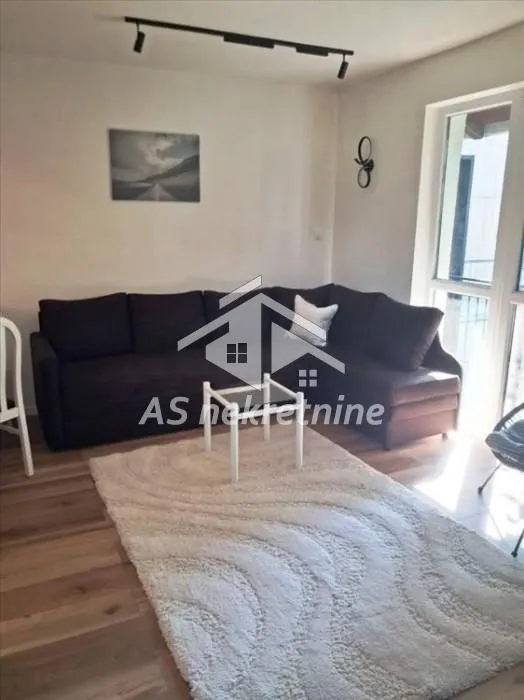 Izdavanje, dvosoban stan, 54m², Kalenić Pijaca, Vračar Sve Podlokacije