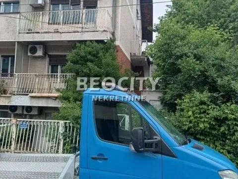 Prodaja, kuća, 330m², Olimp, Zvezdara Sve Podlokacije - image 2