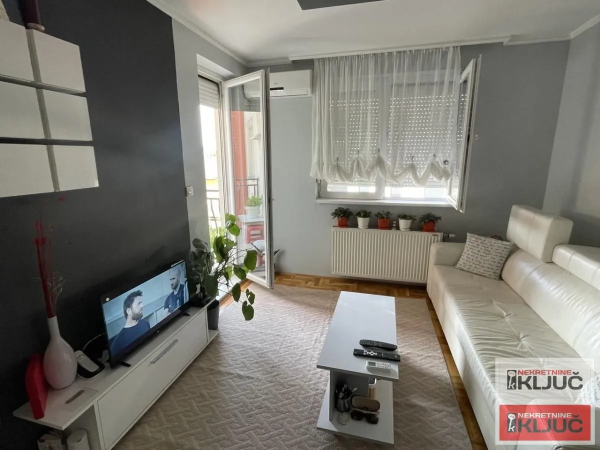 Izdavanje, jednosoban stan, 39m², Bulevar patrijarha Pavla, Novi Sad Sve Podlokacije