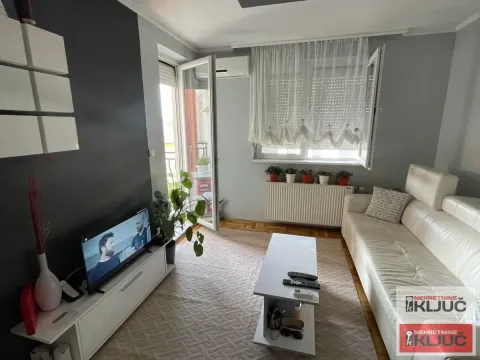 Izdavanje, jednosoban stan, 39m², Bulevar patrijarha Pavla, Novi Sad Sve Podlokacije - image 2