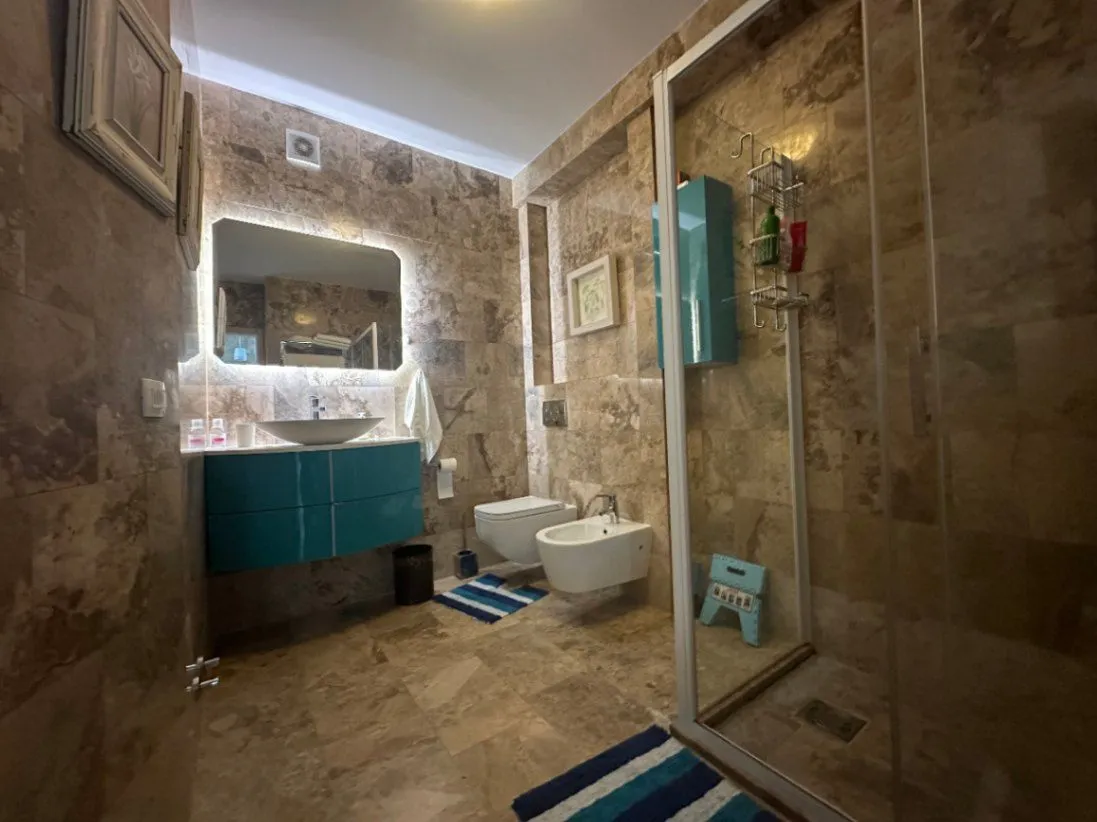 Sale, five bedroom apartment, 200m², Sveti Stefan, Budva