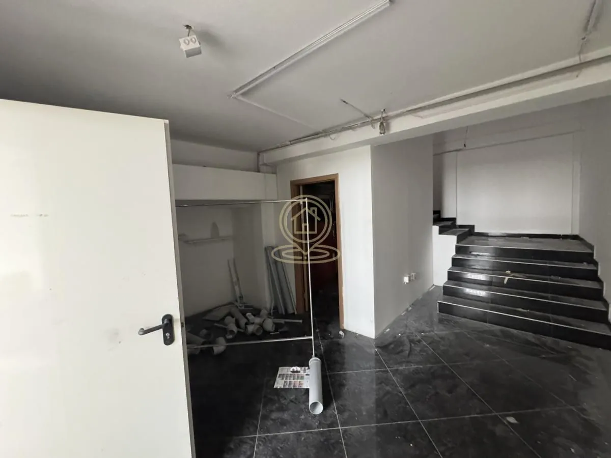 Izdavanje, poslovni prostor, 166m², Zvezdara Sve Podlokacije, Beograd