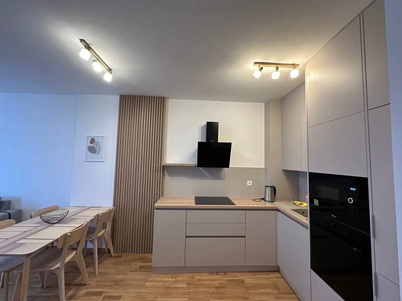 Rent, one bedroom apartment, 45m², Bečići, Budva