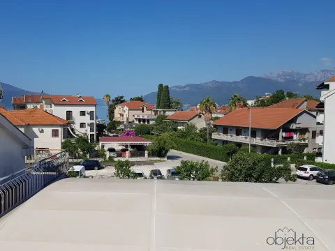 Prodaja, kuća, 394m², Tivat, Crna Gora - image 1