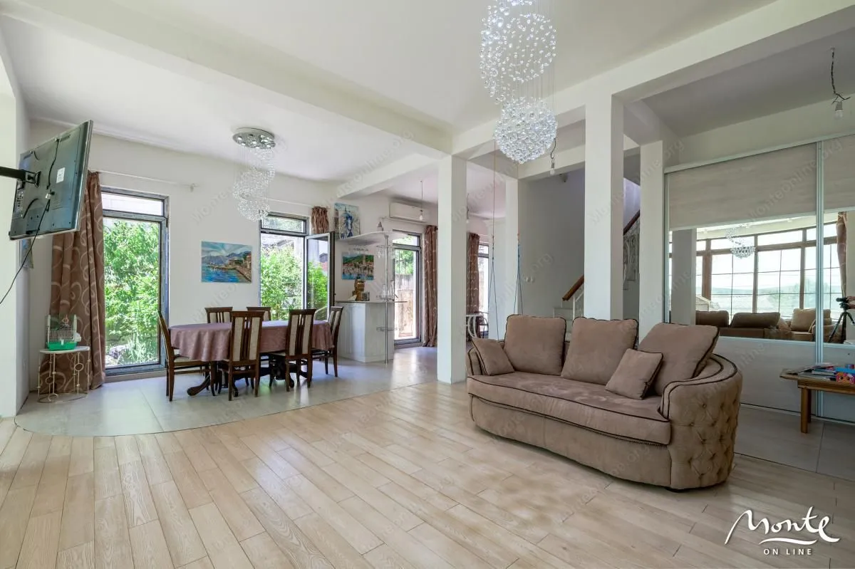 Prodaja, kuća, 316m², Tivat, Crna Gora