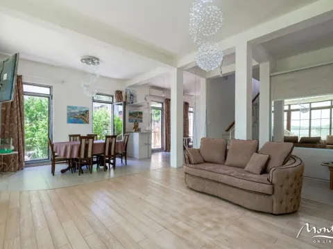 Prodaja, kuća, 316m², Tivat, Crna Gora - image 4