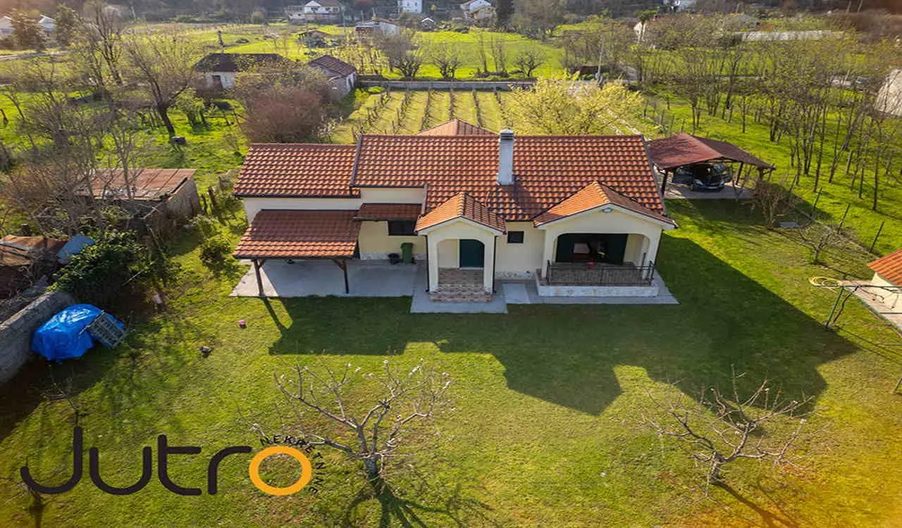 Izdavanje, kuća, 130m², Podgorica, Crna Gora