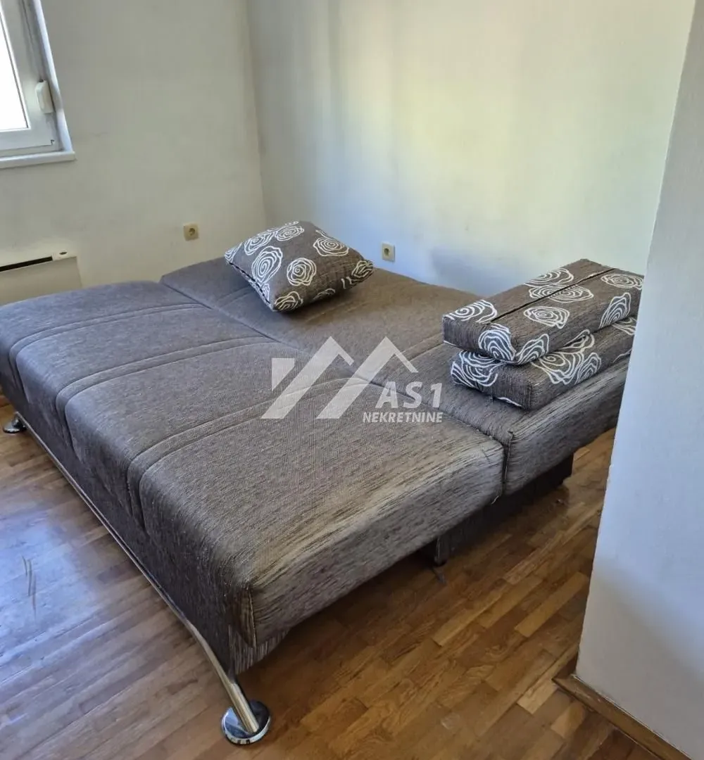 Izdavanje, dvosoban stan, 350m², Grbavica, Novi Sad Sve Podlokacije