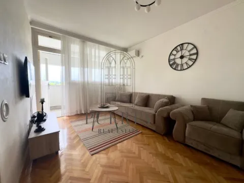 Izdavanje, dvosoban stan, 75m2, Stara Varoš, Podgorica Izdavanje, dvosoban stan, 75m2, Stara Varoš, Podgorica